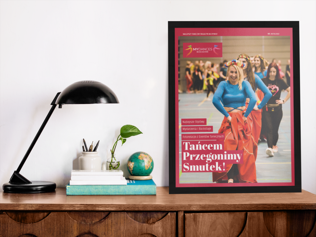 mockup-template-of-a-poster-standing-on-a-wooden-desk-a10399-11-1024×768-1