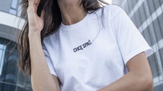 CHCĘ SPAĆ (HAFT) - T-Shirt Unisex - Biały (M)